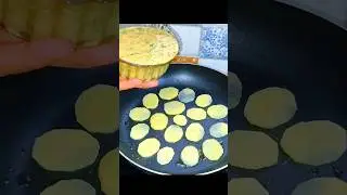 आलू चीला |Crispy Aloo cheela recipe| Potato Pancake |Breakfast recipe #Shorts #snacksrecipe