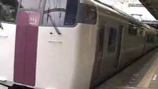 215系　津田沼駅到着・発車