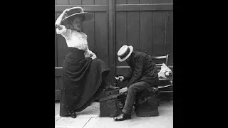 72 Extraordinary Candid Vintage Photographs That Capture Street Scenes of Vienna, Austria From the 1