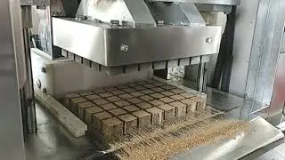 Sugar cube making machine