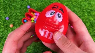 Vivid Candy Mixing and Satisfying Cutting in a Liquid Bath