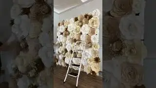 Set a paper flower wall with me #paperflowers #paperflowerwall #paperflowertutorial #backdrop