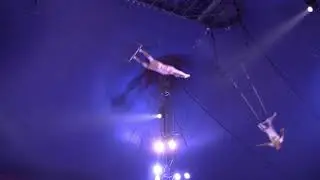 cirque de noël toulouse 2023 trapèze volant