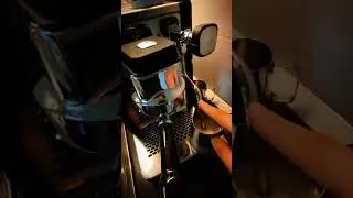 Stone Espresso - Rocket bottomless portafilter - single basket - latt&eacute; nr.01