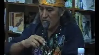 Recital de Humberto Ak'abal en la Biblioteca Municipal de Carmona (27 de junio 2001)