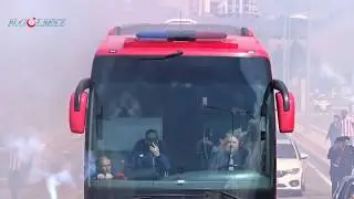 Çılgınlar58 Taraftar Grubu meşaleler eşliğinde Sivasspor Takım Ötobüsünü Karşılaması