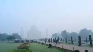 A Timelapse Of Sunrise At The Taj Mahal
