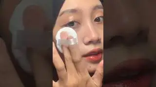 loose powder sea makeup bagus banget!! pake ini pori pori langsung ilang