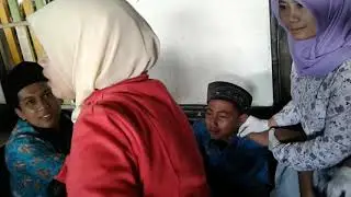 Santri Nangis Disuntik Puskesmas