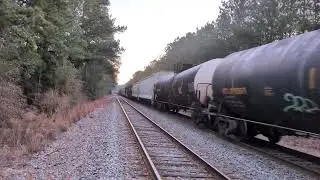 CSX 865 and CSX 4569 lead an early Tuesday morning south bound mixed freight 1/20/2026