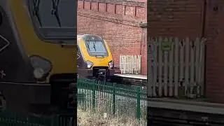 Double XC class 220 passes Cross Gates at speed. #train #trainspotting #shorts