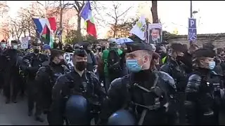 Live Paris - France Yellow Vest Protest 02/05/2022