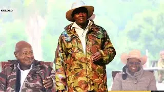 Comedian Tr Mpamire Makes President Museveni & First Lady Laugh at Kololo, They take A photo moment
