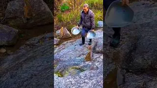 Ancient Well Fishing Technique That Modern People Never Use
