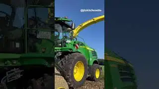 John Deere 8400i Forage Harvester (H&auml;cksler) #shorts #johndeere #farmlife #germany