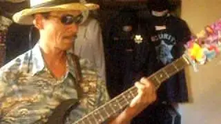 04SEPT09 635 ANYTHING AND EVERYTHING Edgar Robancho bass cover