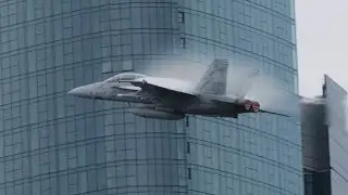 Riverfire 2022 | RAAF F/A-18 Super Hornets flying through Brisbane CBD