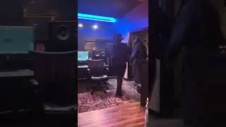 AJマックイーンとレッド・ロータスがミュージックビデオを撮影中🎥