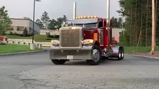 #workingtrucksofboston #trucksoftiktok #largecars #peterbilt #classpays #mack #dm800 #antiquetr