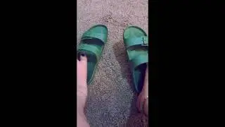 Green sandals play TGIF 😉