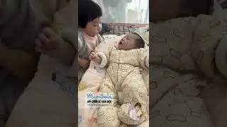 Cho chị thơm miếng #baby #healthyparenting #cute #cutebaby #parentingwithmentalillness #babycute