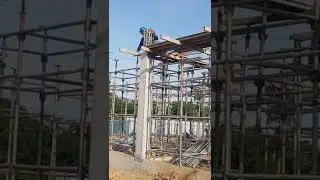 #Ae thợ c&ocirc;ng trường gh&eacute;p c&ocirc;p pha s&agrave;n.