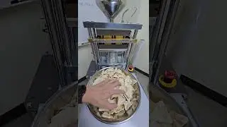 Popped triangle chips making machine manufactured in Korea by Shinyoung Machanics