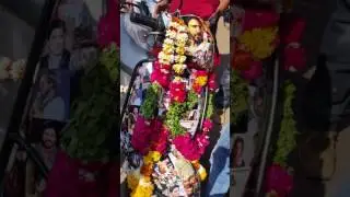 Raees Srk fans at prabhat theatre solapur