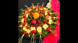 Rubrica RTP Açores (Açores Hoje) - Cozinha em Casa - Coroa natalícia de queijos e enchidos