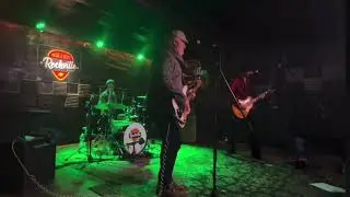 FUZZ KAMIKAZES EN ROCKVILLE -BELLA DAMA