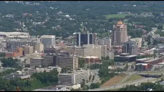 What's the role of a city manager?