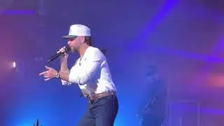 Chris Lane - &ldquo;Fix&rdquo; | Joe&rsquo;s Live (Rosemont, Illinois) 2022