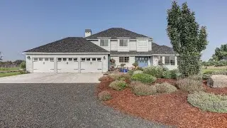 6945 NE 11th Street, Redmond, OR Presented by Christy Symons.