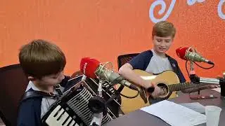 Pedro Antonio e Vitor Leonardo na Rádio Itatiaia Belo Horizonte Minas Gerais 