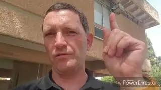 התקנת כוורת לפינוי נחיל דבורים מכיס של חלון