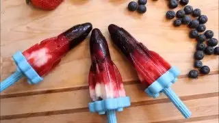 Red White and Blue Rocket Pops   homemade   real fruit and probiotics
