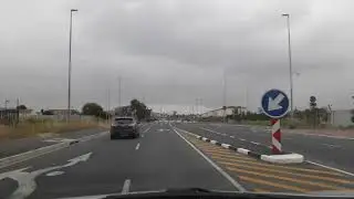 Cant keep to his lane & Ignores road markings #trafficcircle 2022