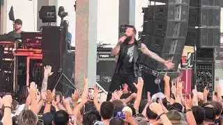 John Cooper of Skillet pays tribute to Ozzy Osbourne before performing Hero