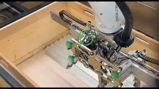 End of Line Pressenautomation: Automatisches Palettieren von Blechteilen