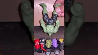 Выбирает голову Халка #marvelhero #hulk