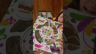 KING CAKE REVIEW!! Gingerbreadtwins.com 💕💕 #kingcake #foodreview