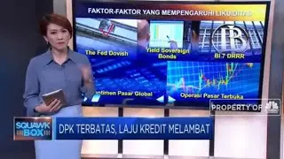 news woman talking in fast motion