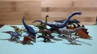Mattel Jurassic World Series 2 Dreadnoughtus size comparison with other minis.