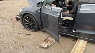 Разобрали на запчасти +2019 TESLA MODEL X 61419265 5YJXCAE23KF147214