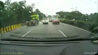 Tailgating is Dangerous! Near-Miss Accident Avoided!