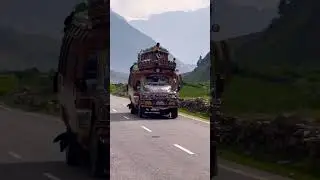 Vintage Bedford on Kaghan Road 🛣️&hearts;️ #travel #mountains #tourism #update