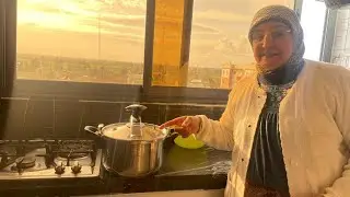 النهار الاخير عند ولدي هو 🙂يحلف ونانحلف الله يرحم من زار وخفف🔥