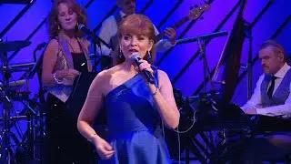 Mary Duff - Silver Threads & Golden Needles [Live In Dublin]