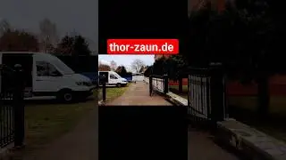 Falttor, das Ihnen Platz und Geld spart 💰 #metallbau #metallzaun #zaun #zaunbau #falttor #kolkwitz
