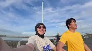 Strolling around SM MOA grounds